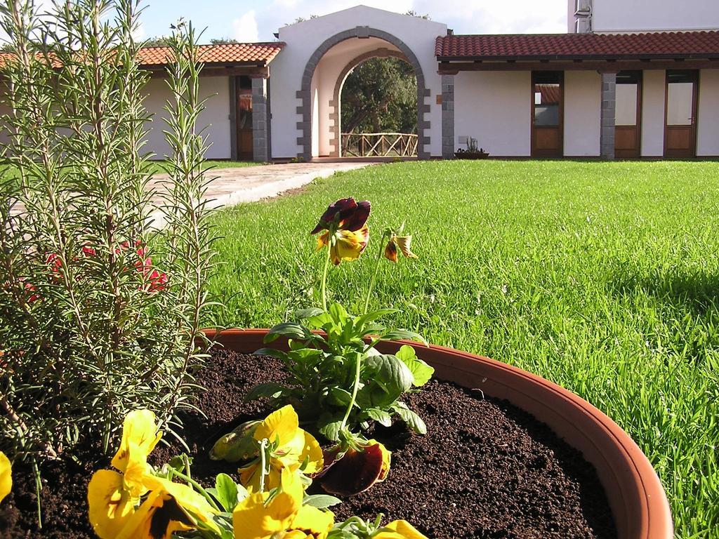 Hotel Su Baione Abbasanta Exterior foto